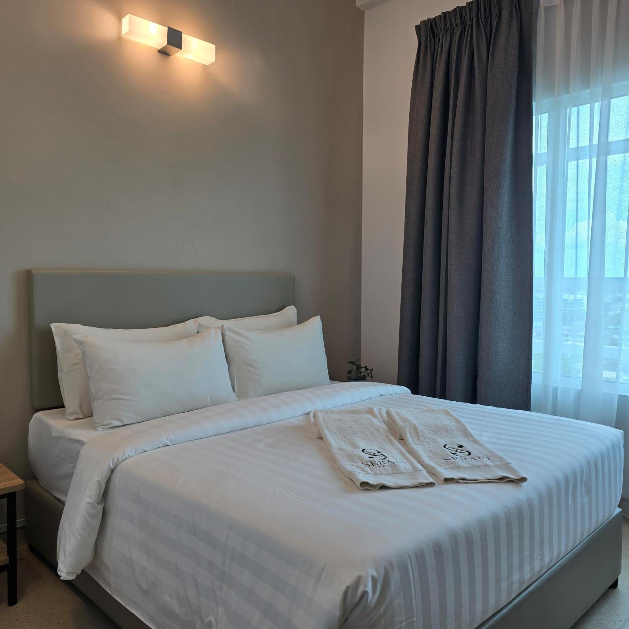 Serapi Verdure Hotel Kuching Bagian luar foto